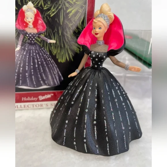 Hallmark Keepsake Holiday Barbie 1998 Ornament - Picture 5 of 5